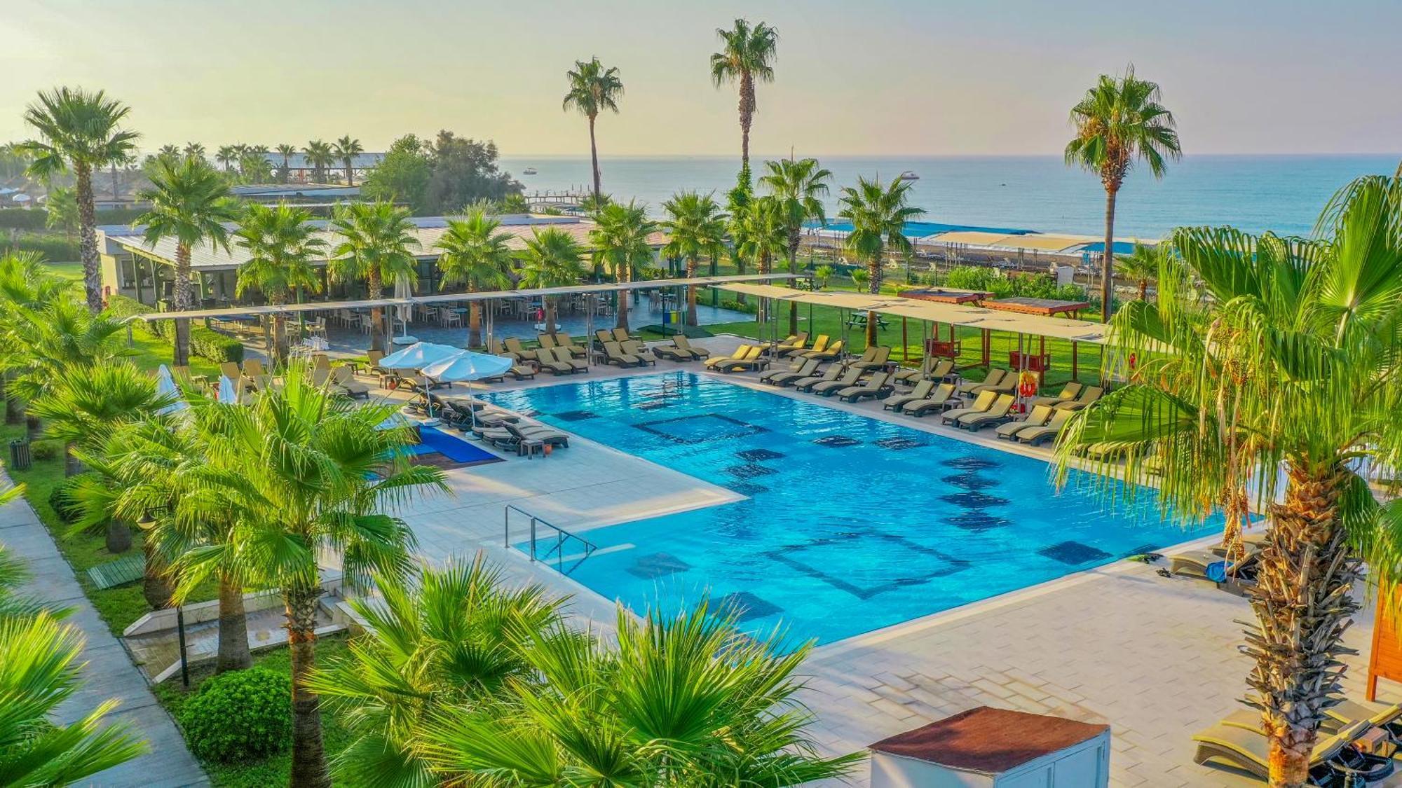 Crystal Boutique Beach & Resort - Adult Only 贝莱克 外观 照片